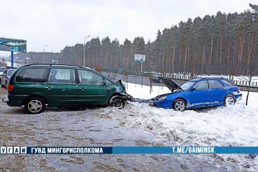 В Минске легковушку вынесло на встречную полосу: погиб пассажир ss1