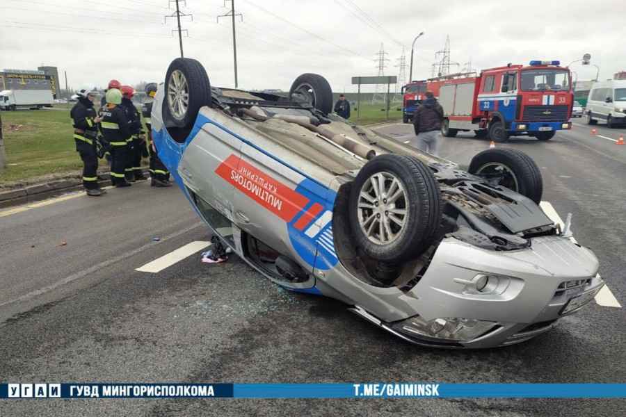 В Минске пьяный водитель перевернулся на каршеринговом авто 1-5