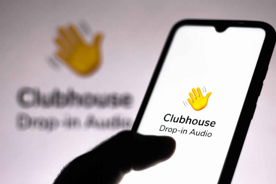 Clubhouse — популярная социальная сеть, в которой можно заработать на рекламе 781925022810.1749-900x