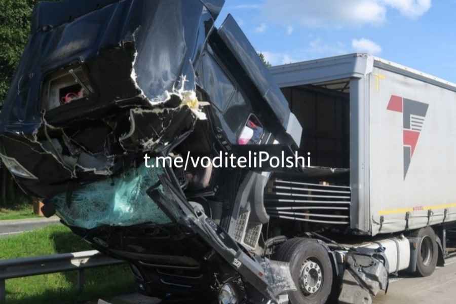 В Германии белорус на фуре без тормозов врезался в передвижной дом в конце пробки photo_2022-06-03_19-21-49111
