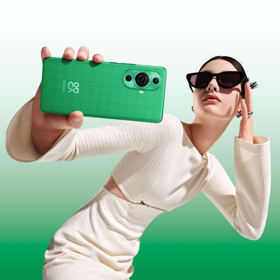 mkt_nova-11-pro_creative-image_green_0620