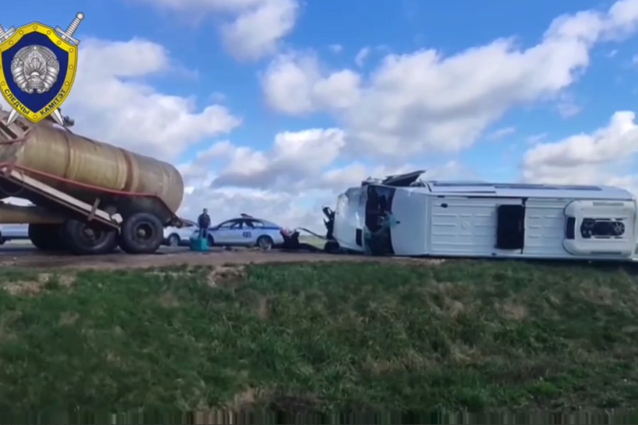 В Мостовском районе в ДТП с маршруткой пострадали 10 человек www