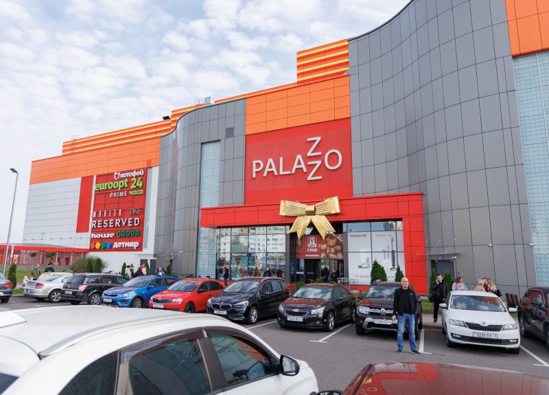 ТРЦ Palazzo отметил свое 5-летие и раздал сотни подарков photo___051