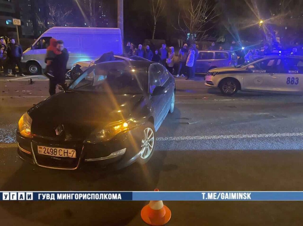В Минске «Jaguar» устроил массовую аварию с шестью автомобилями