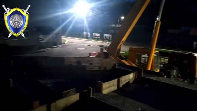 В Гродненском районе рабочий погиб под тонной стеклопакетов