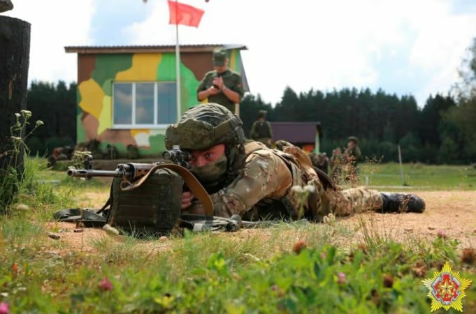 Объявлен сбор теробороны и народных ополченцев в двух районах Беларуси Объявлен сбор теробороны и народных ополченцев в двух районах Беларуси