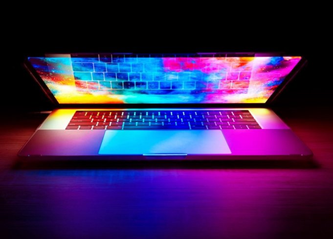 MacBook Ultra: новая эра дисплеев с невероятной цветопередачей