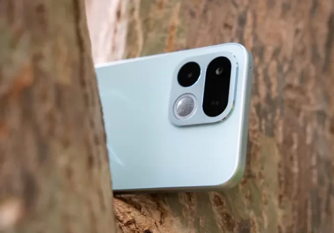 Обзор Realme 16T: Смартфон с премиальным дизайном и мощным аккумулятором, но не без компромиссов