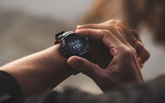 Apple Watch Ultra 3 или Casio G-Shock - что выбрать для активного отдыха