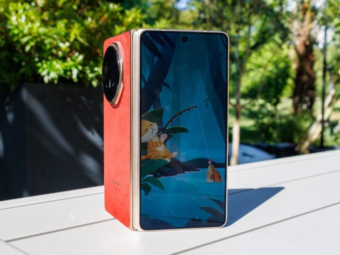 Honor Magic V6: Тонкий складной смартфон с мощной батареей и новыми возможностями Honor Magic V6: Тонкий складной смартфон с мощной батареей и новыми возможностями