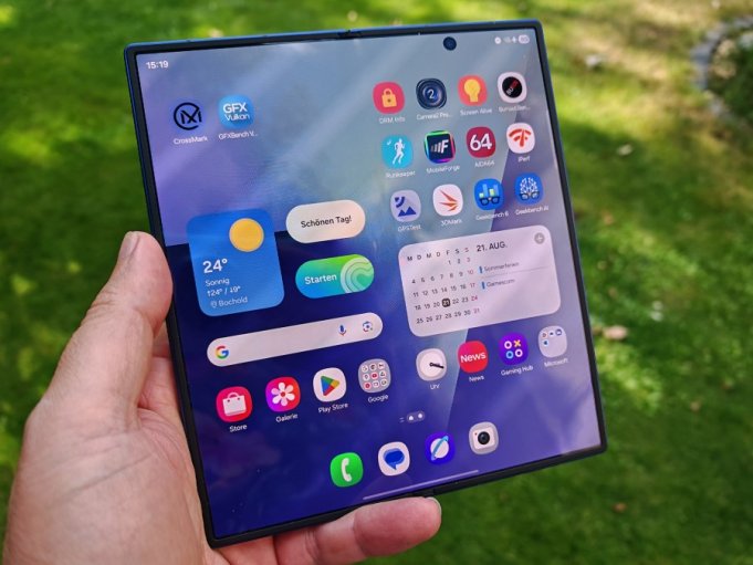 Samsung добавит титан в дисплей для Galaxy Z Fold 8: складка может стать почти незаметной