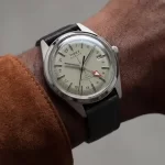 Timex представила ретро-часы Marlin GMT с титановым корпусом и автоматическим механизмом