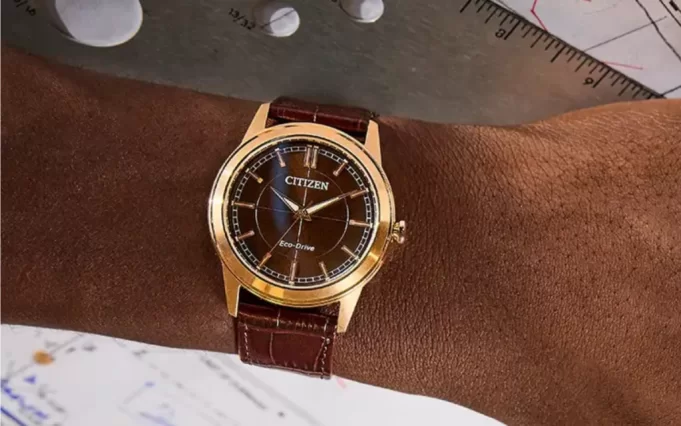 Citizen представила винтажные часы Eco-Drive Rolan с эффектным коричневым циферблатом Citizen представила винтажные часы Eco-Drive Rolan с эффектным коричневым циферблатом