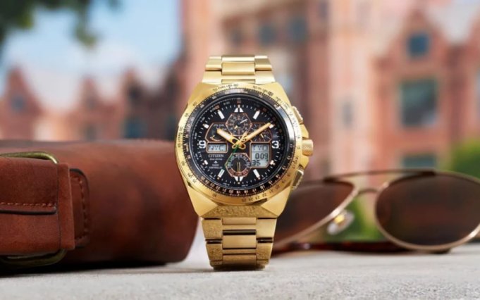 Citizen выпустила Promaster Skyhawk A-T в эффектном золотом корпусе