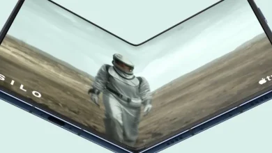 У iPhone Duo не видно складки, но зона над шарниром оказалась мягкой